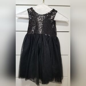 Little girl's formal dress